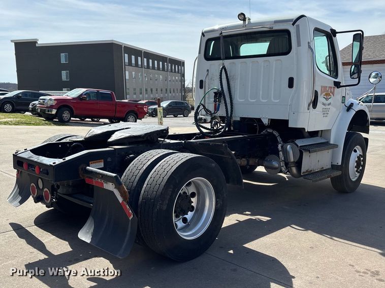 image for item DT0109 2017 Freightliner M2 semi truck