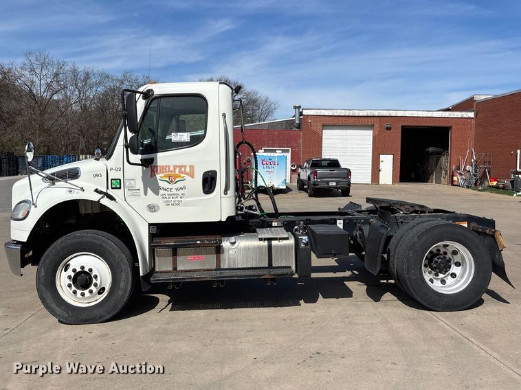 image for item DT0109 2017 Freightliner M2 semi truck