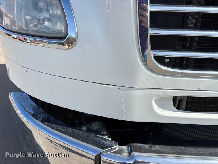 image for item DT0109 2017 Freightliner M2 semi truck