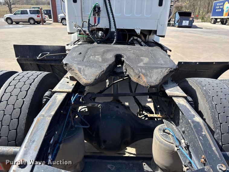 image for item DT0109 2017 Freightliner M2 semi truck