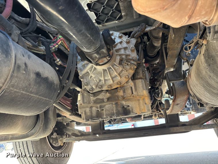 image for item DT0109 2017 Freightliner M2 semi truck