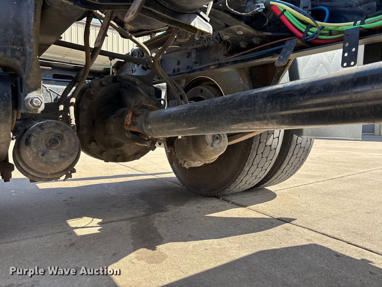 image for item DT0109 2017 Freightliner M2 semi truck