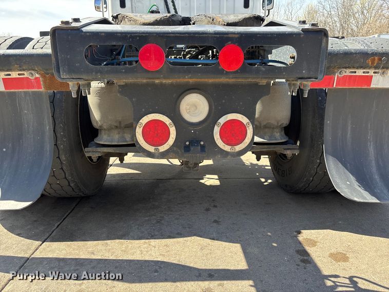 image for item DT0109 2017 Freightliner M2 semi truck