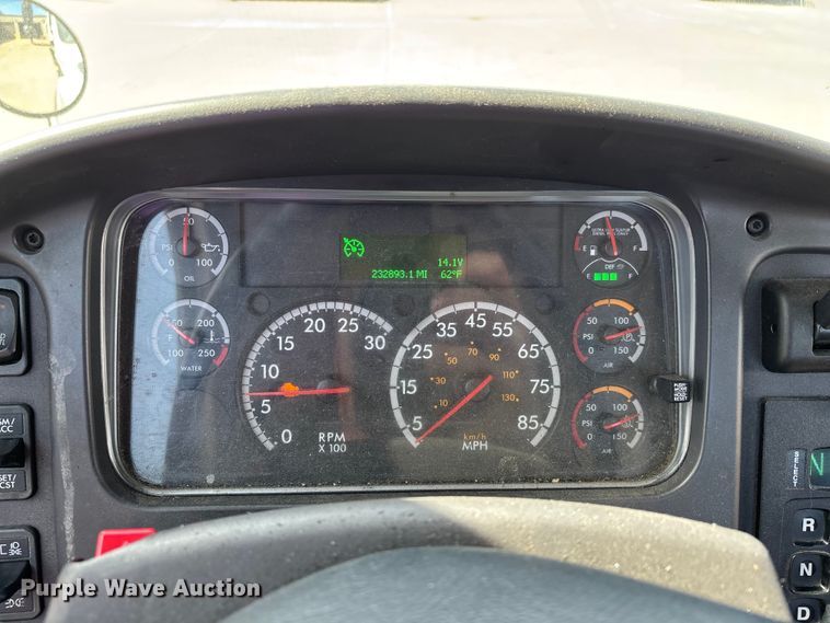 image for item DT0109 2017 Freightliner M2 semi truck