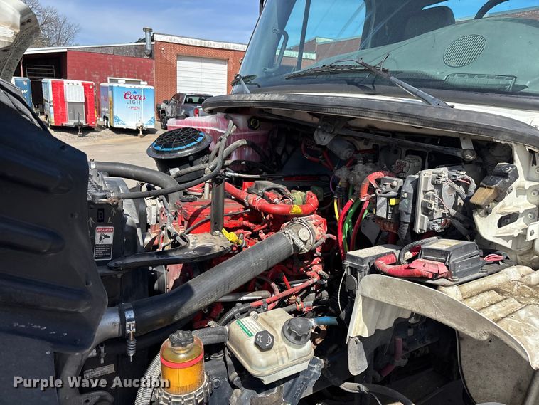 image for item DT0109 2017 Freightliner M2 semi truck