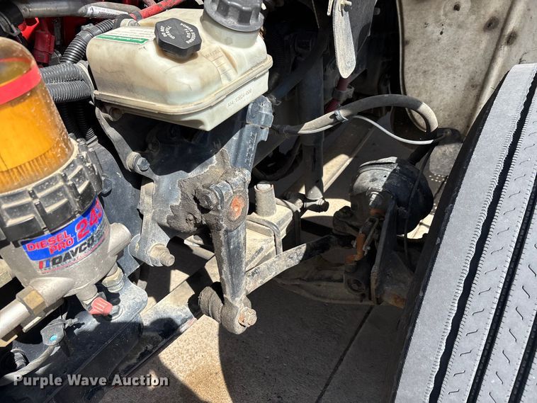 image for item DT0109 2017 Freightliner M2 semi truck