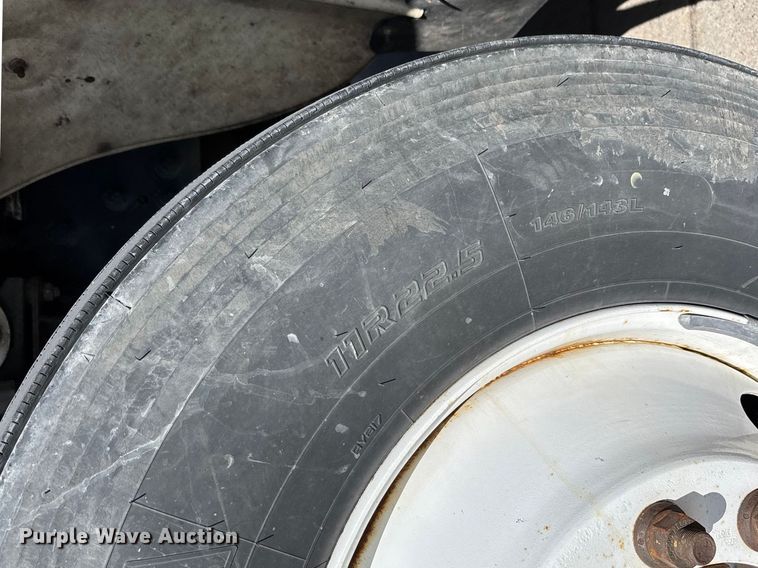 image for item DT0109 2017 Freightliner M2 semi truck