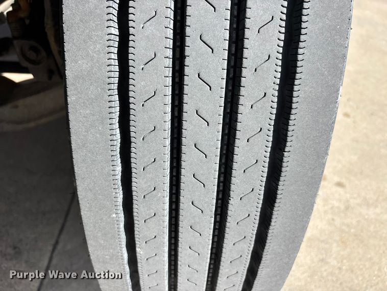 image for item DT0109 2017 Freightliner M2 semi truck