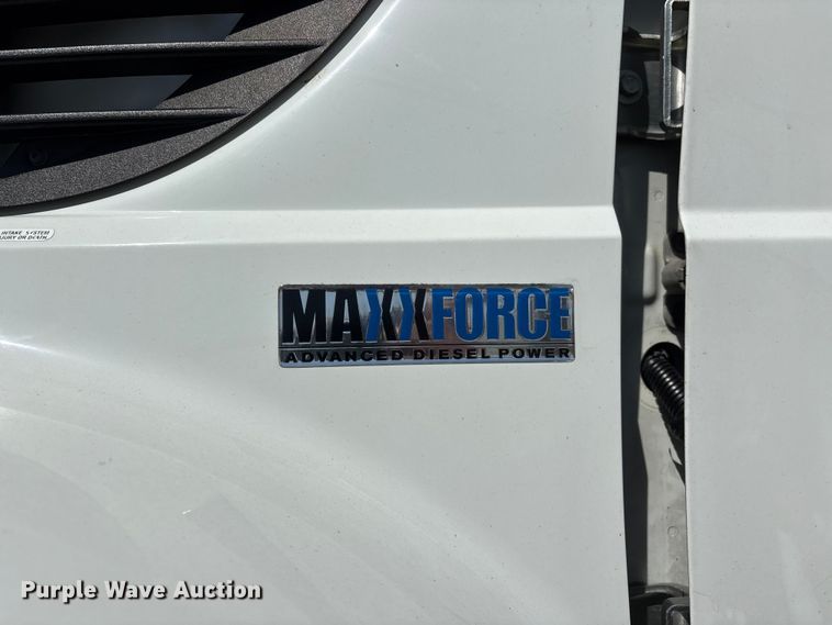 image for item DT0120 2012 International 7500 box truck