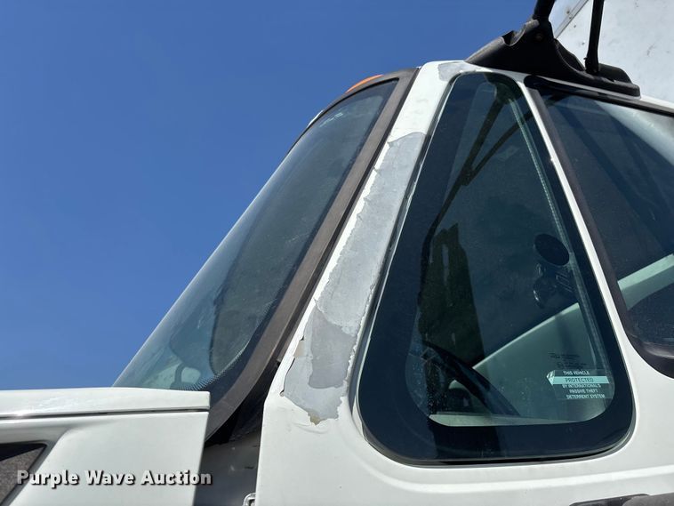 image for item DT0120 2012 International 7500 box truck