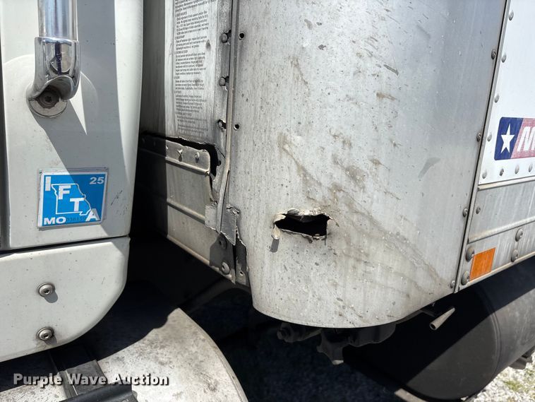 image for item DT0120 2012 International 7500 box truck