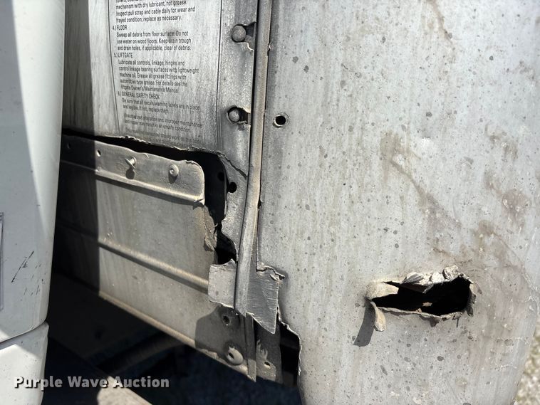 image for item DT0120 2012 International 7500 box truck