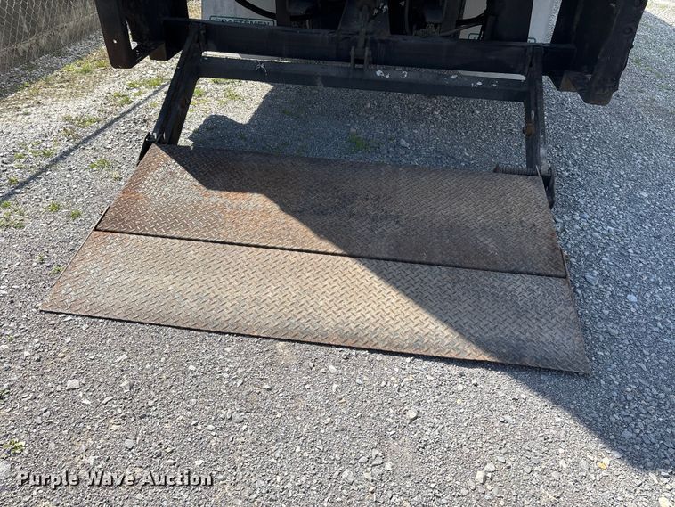 image for item DT0120 2012 International 7500 box truck