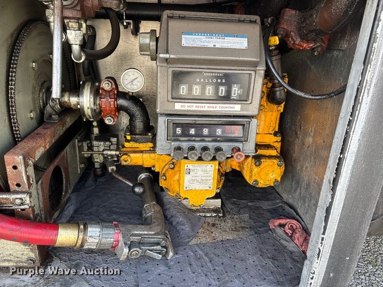 image for item DT0120 2012 International 7500 box truck