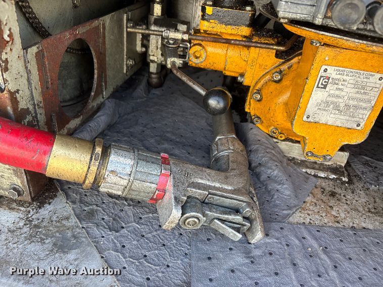 image for item DT0120 2012 International 7500 box truck