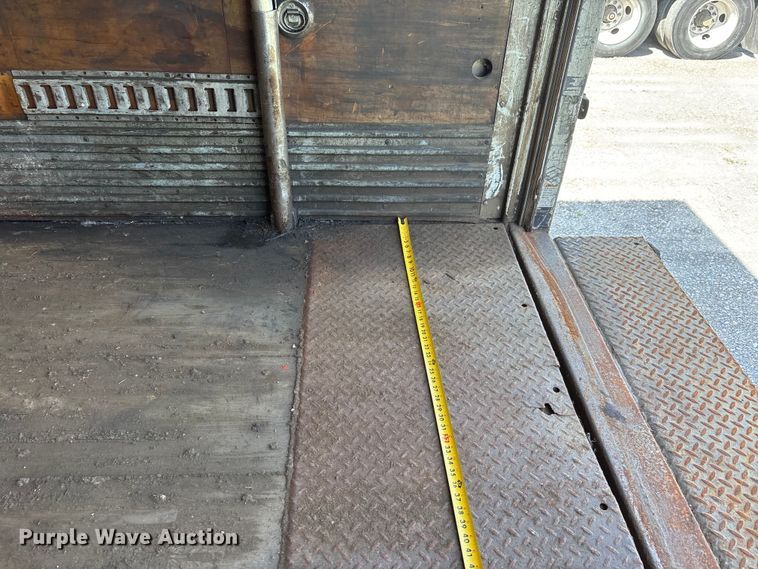 image for item DT0120 2012 International 7500 box truck