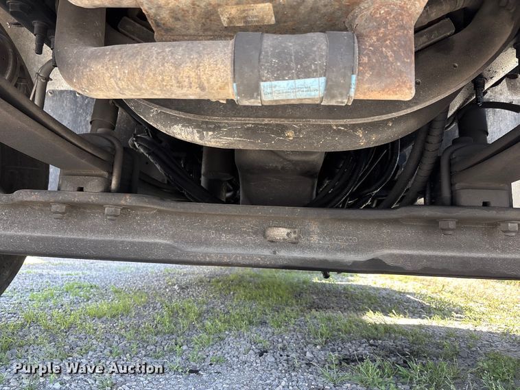 image for item DT0120 2012 International 7500 box truck