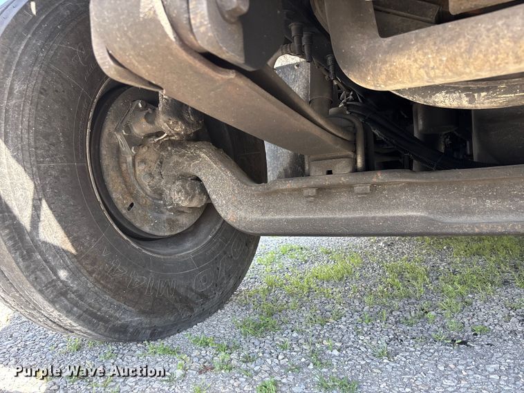 image for item DT0120 2012 International 7500 box truck