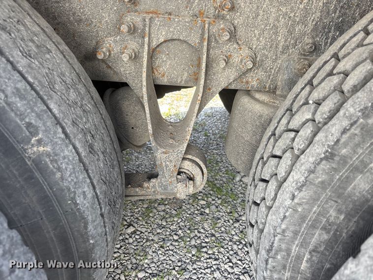 image for item DT0120 2012 International 7500 box truck