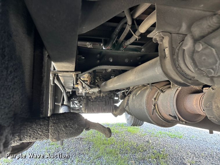 image for item DT0120 2012 International 7500 box truck