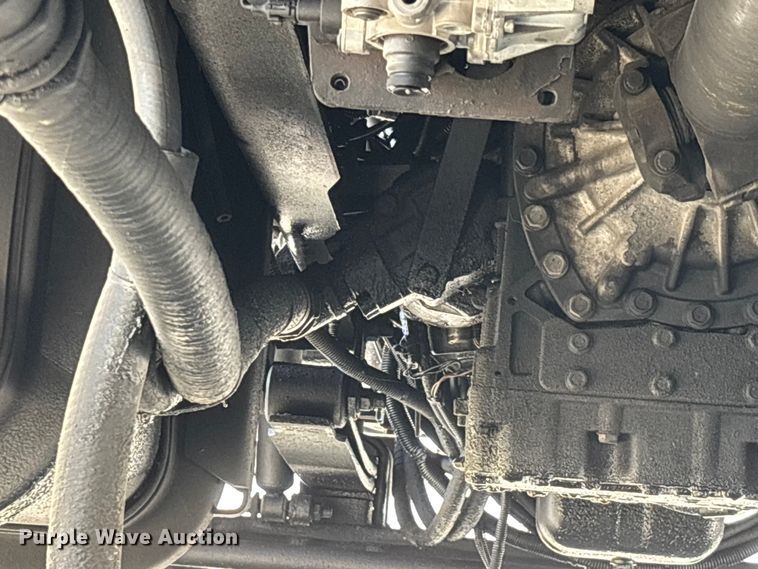 image for item DT0120 2012 International 7500 box truck