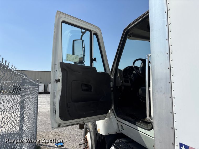 image for item DT0120 2012 International 7500 box truck