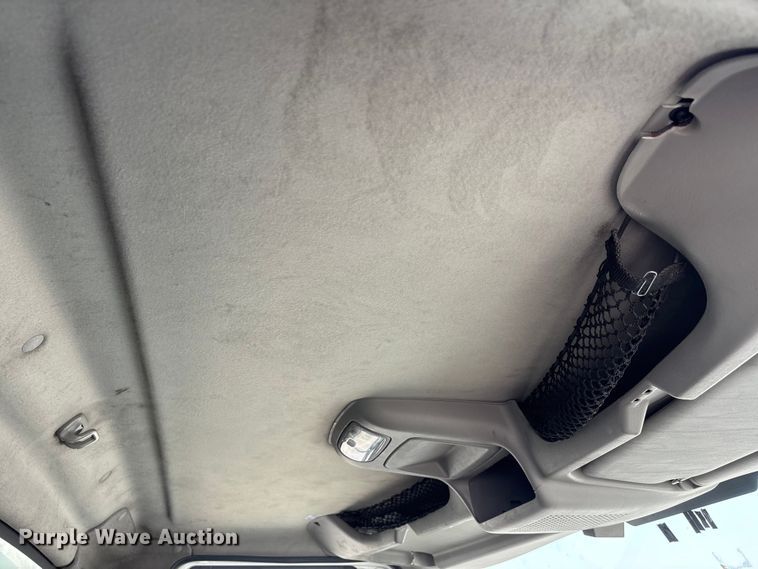 image for item DT0120 2012 International 7500 box truck