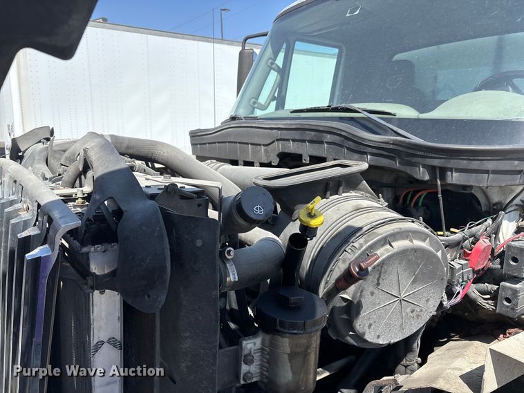 image for item DT0120 2012 International 7500 box truck