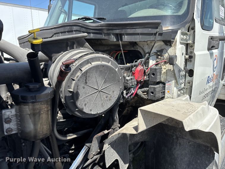 image for item DT0120 2012 International 7500 box truck