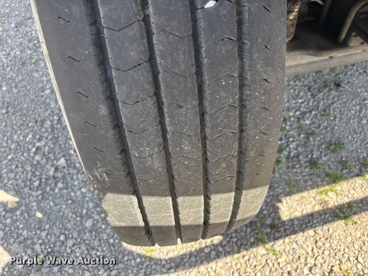 image for item DT0120 2012 International 7500 box truck