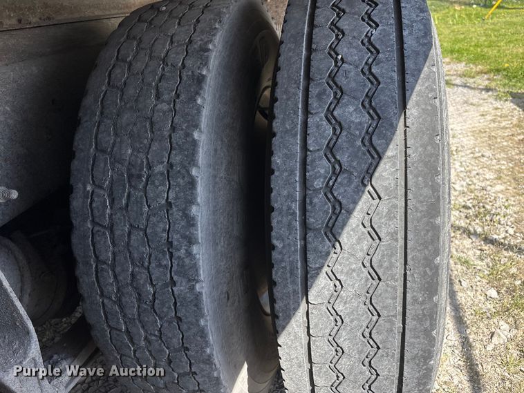 image for item DT0120 2012 International 7500 box truck