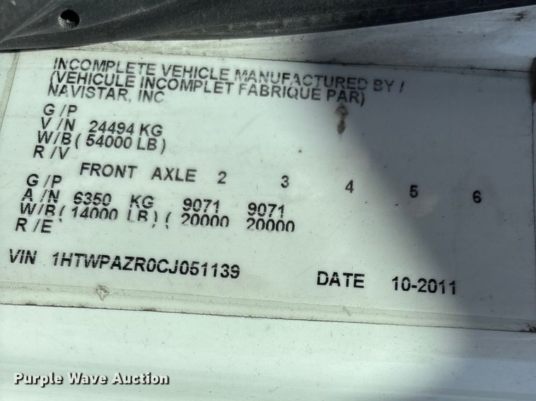 image for item DT0120 2012 International 7500 box truck