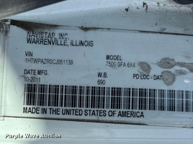 image for item DT0120 2012 International 7500 box truck