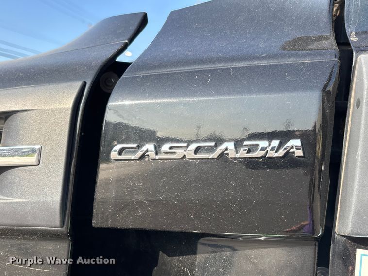 image for item DT0127 2020 Freightliner Cascadia 126 semi truck