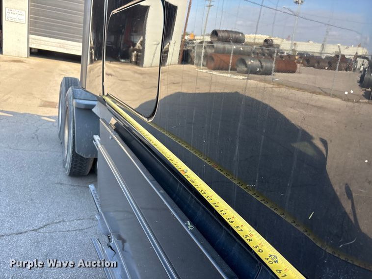 image for item DT0127 2020 Freightliner Cascadia 126 semi truck