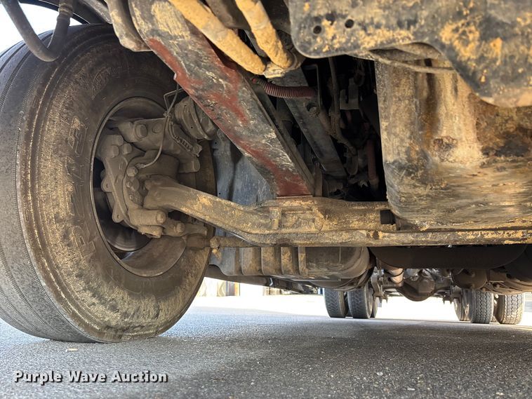 image for item DT0127 2020 Freightliner Cascadia 126 semi truck