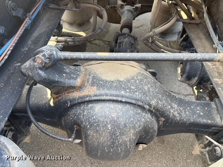 image for item DT0127 2020 Freightliner Cascadia 126 semi truck