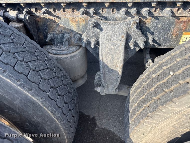 image for item DT0127 2020 Freightliner Cascadia 126 semi truck