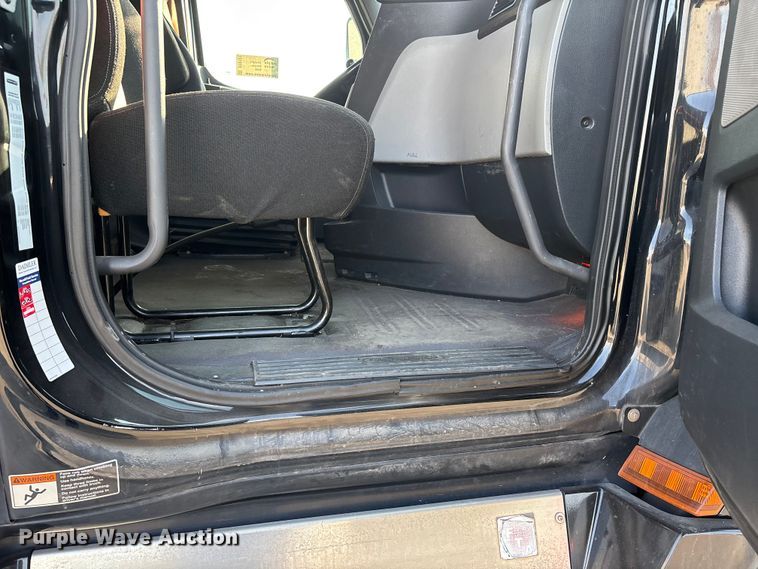 image for item DT0127 2020 Freightliner Cascadia 126 semi truck