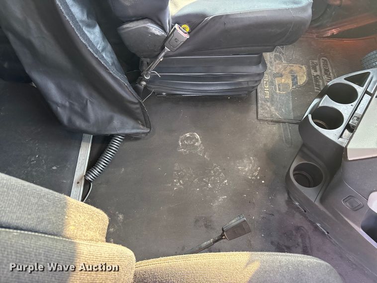 image for item DT0127 2020 Freightliner Cascadia 126 semi truck