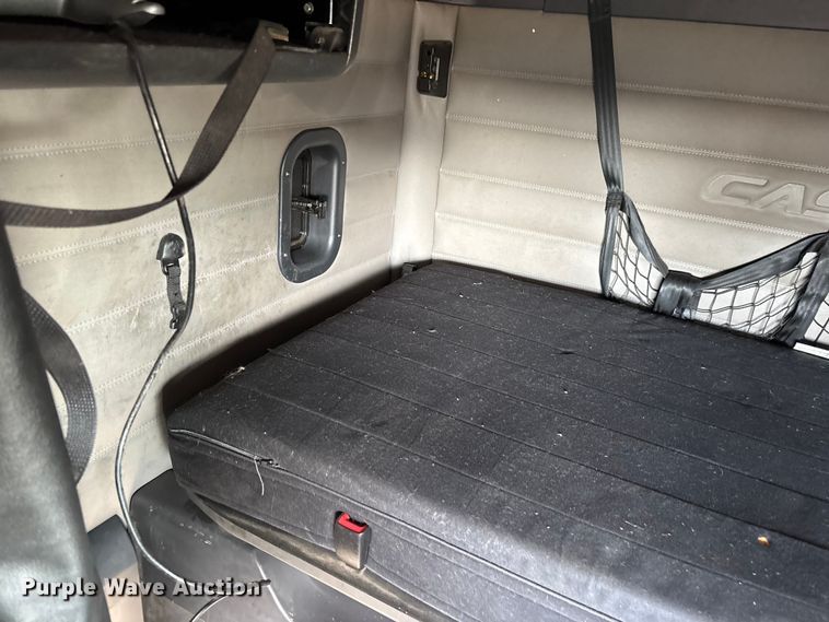 image for item DT0127 2020 Freightliner Cascadia 126 semi truck