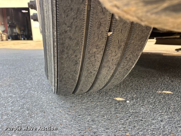 image for item DT0127 2020 Freightliner Cascadia 126 semi truck