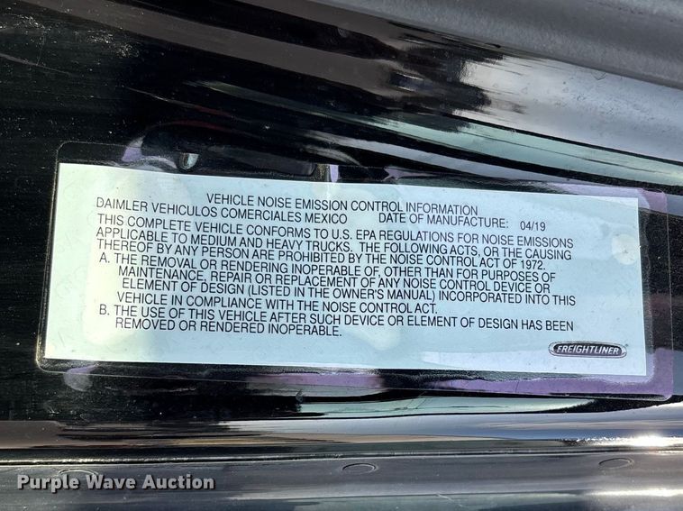 image for item DT0127 2020 Freightliner Cascadia 126 semi truck