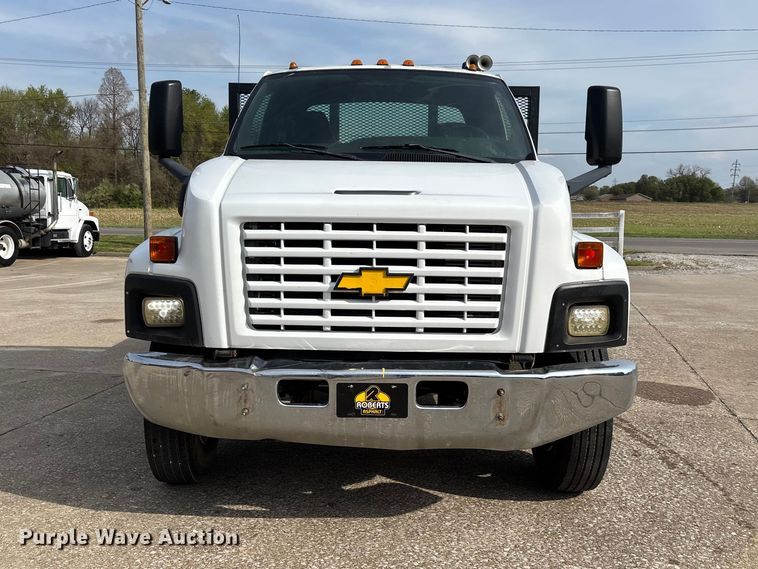 image for item DT0133 2008 Chevrolet C6500 flatbed truck
