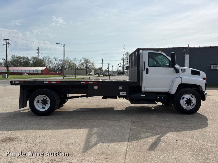 image for item DT0133 2008 Chevrolet C6500 flatbed truck