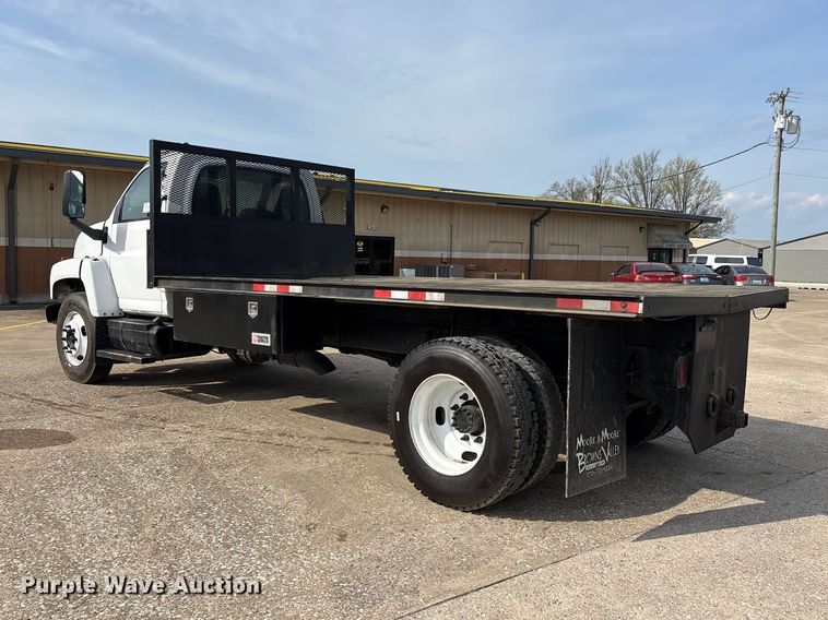 image for item DT0133 2008 Chevrolet C6500 flatbed truck