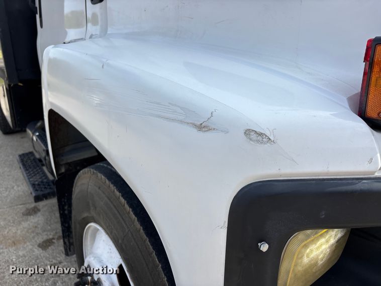 image for item DT0133 2008 Chevrolet C6500 flatbed truck