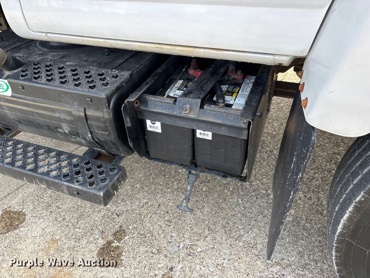 image for item DT0133 2008 Chevrolet C6500 flatbed truck