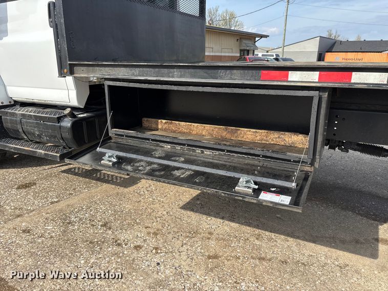 image for item DT0133 2008 Chevrolet C6500 flatbed truck