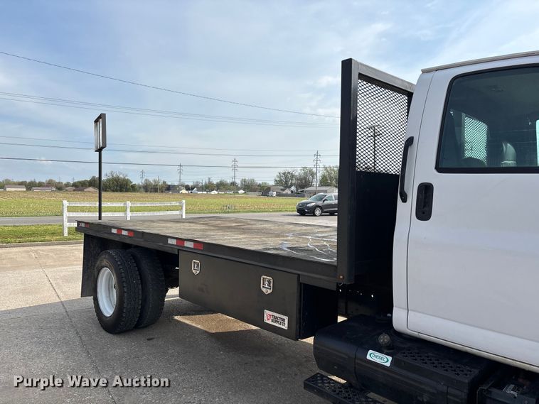 image for item DT0133 2008 Chevrolet C6500 flatbed truck